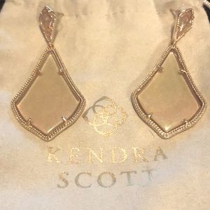 Kendra Scott Peach Iridescent Earrings